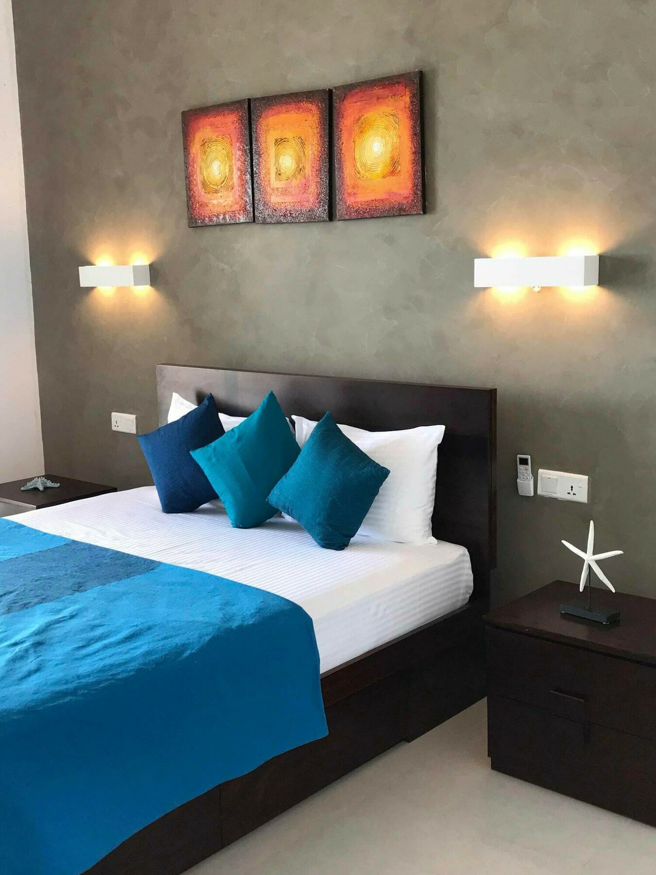 White Sand Villa - Beach Front Хикадува Екстериор снимка